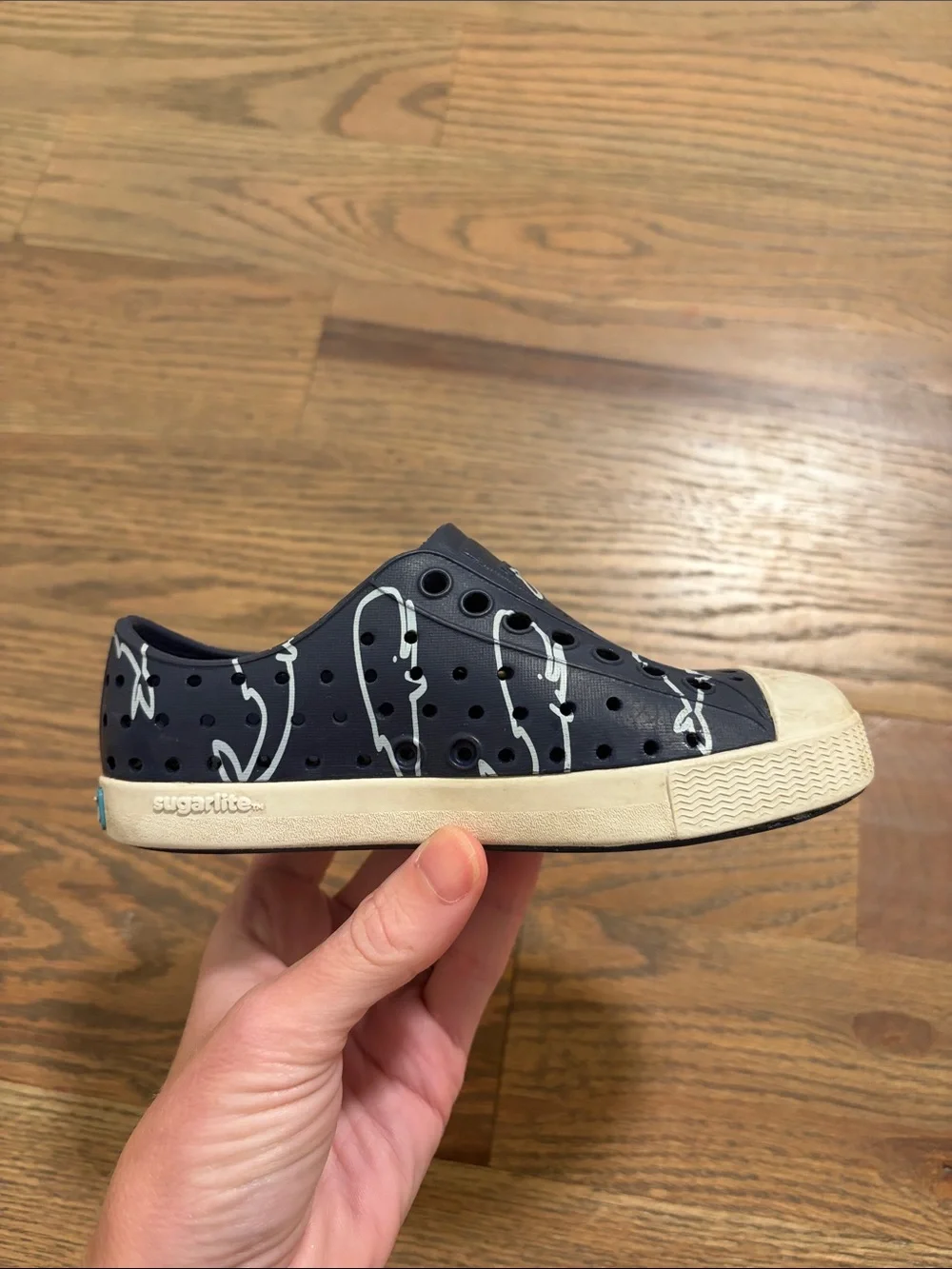 Native ack whale toddler size 9 shoes play condition